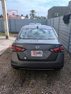 نيسان فيرسا